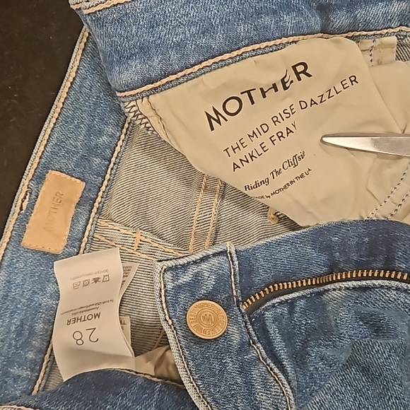 💕MOTHER💕 Mid Rise Dazzler Ankle Fray Jeans - Riding The Cliffside 28 NWOT - Picture 16 of 16